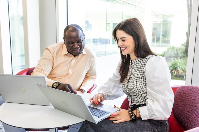 Restez à jour grâce à nos conseils, outils et articles de blog utiles!